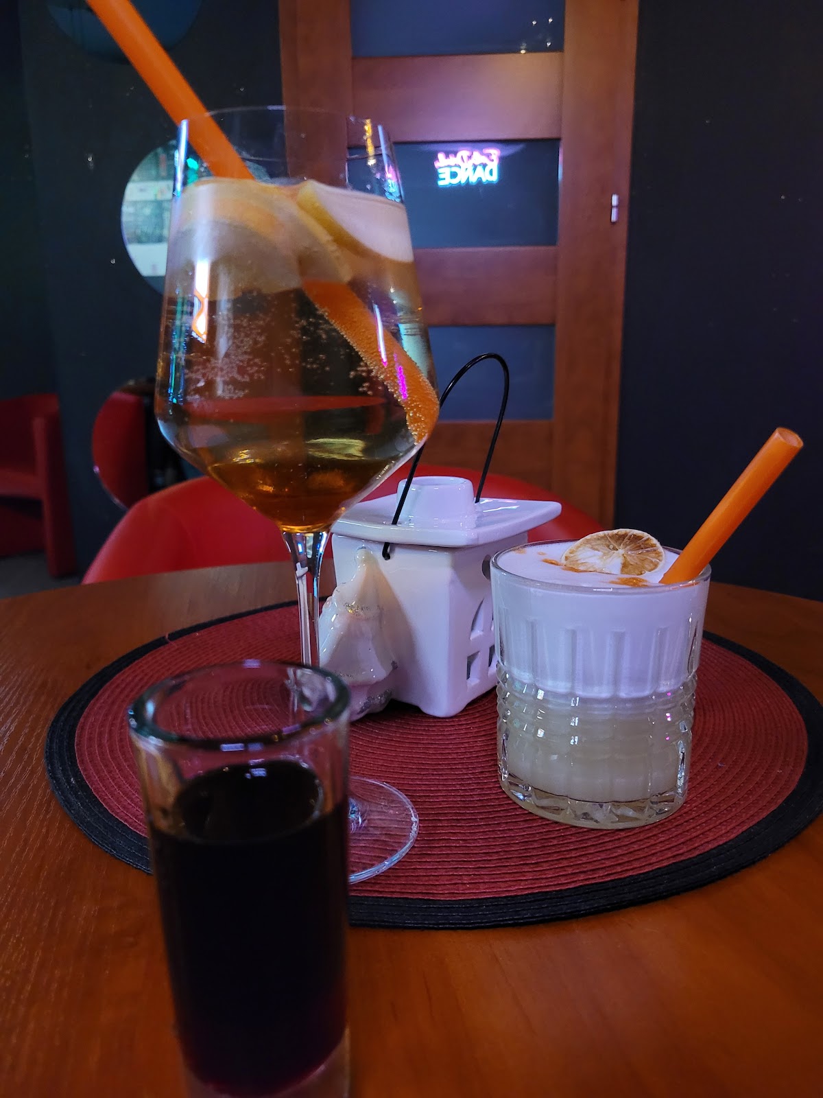 Club Ambrozja - Atmosfera